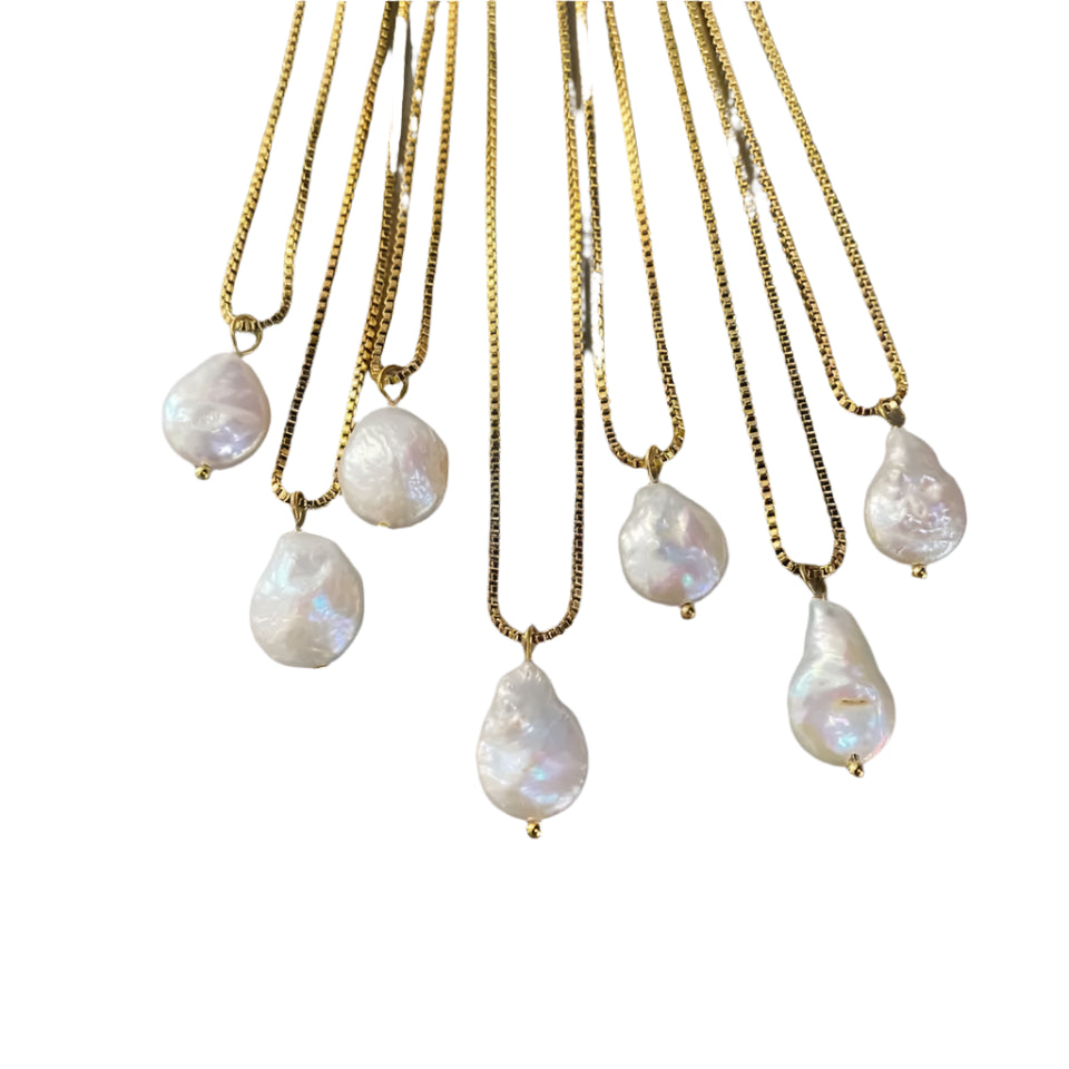 Freshwater Pearl Pendant Necklace