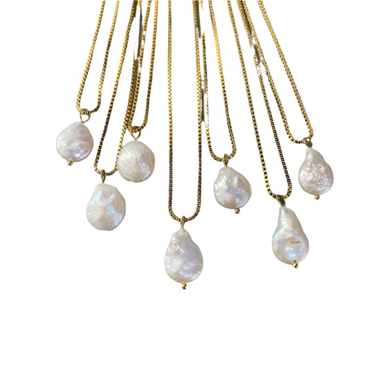 Freshwater Pearl Pendant Necklace