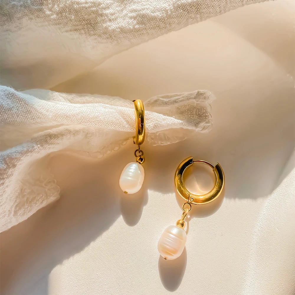 Gold-Plated Freshwater Pearl Pendant Earring
