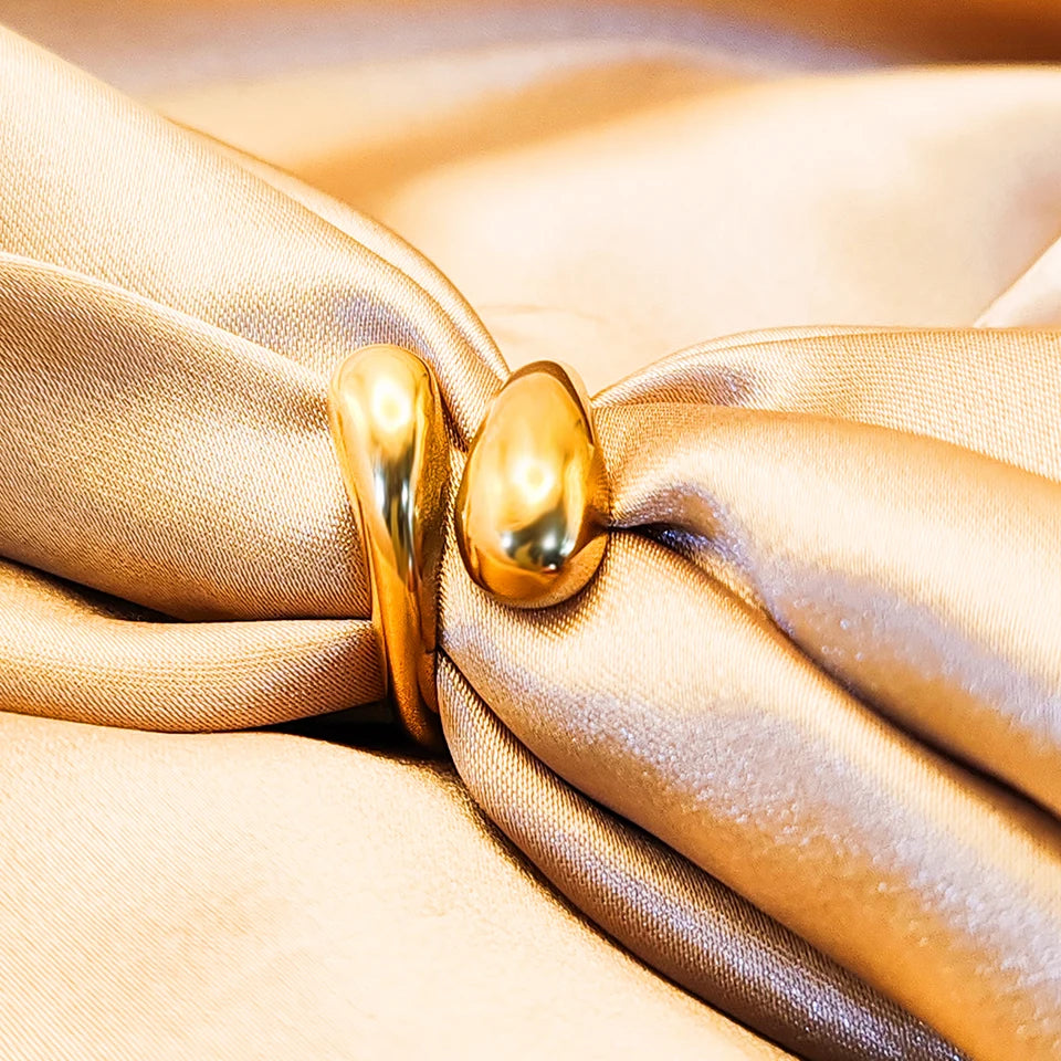 Double Opening Ring