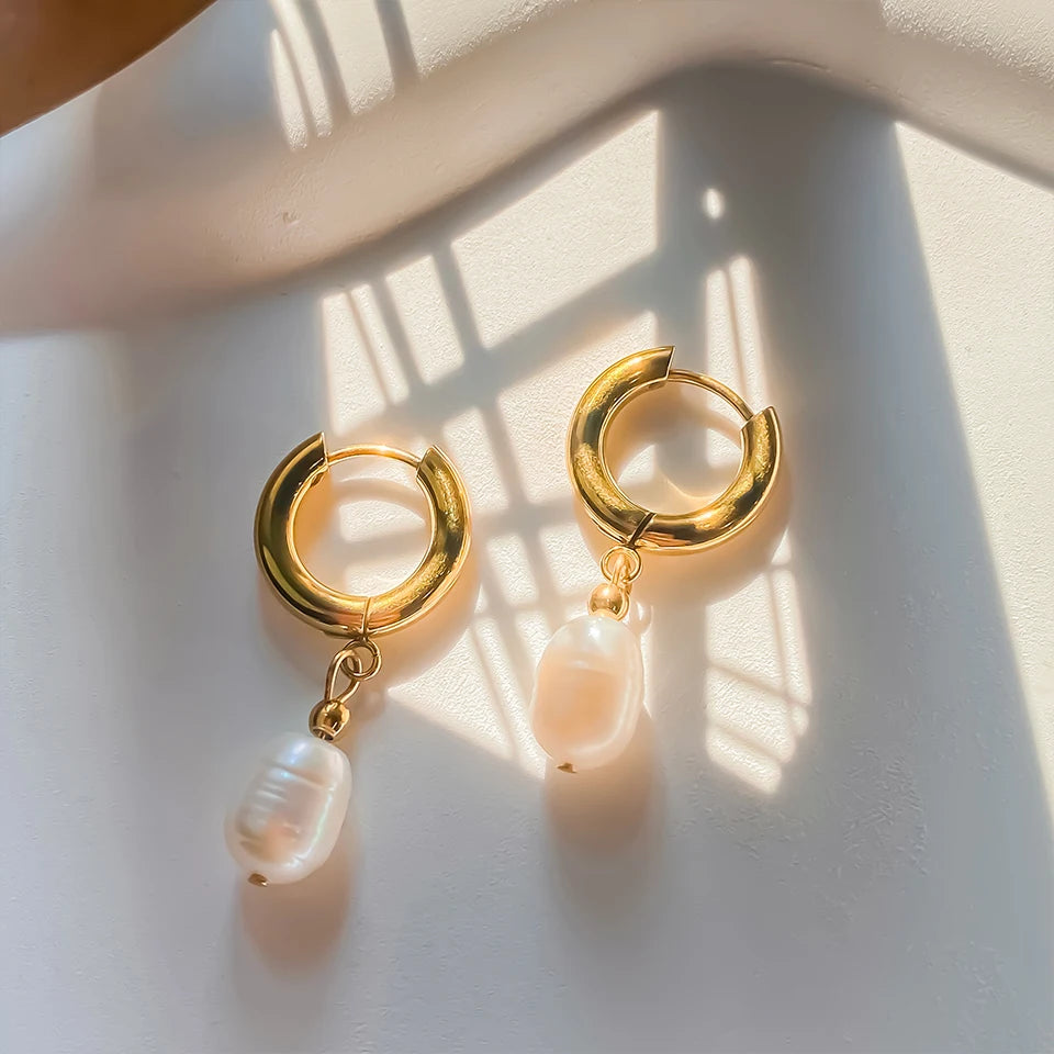 Gold-Plated Freshwater Pearl Pendant Earring