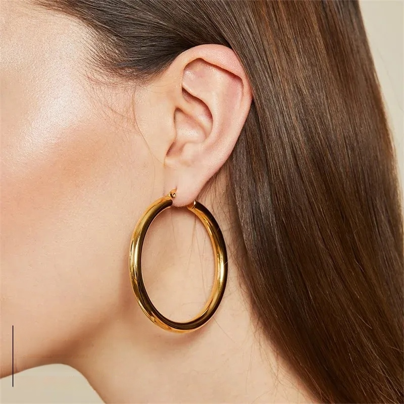 Classic Ear Buckle for Women